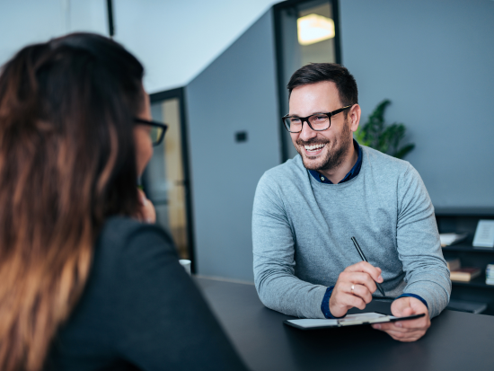 Entretiens annuels et professionnels : faites le bilan de l’année, valorisez vos équipes et préparez les objectifs et perspectives